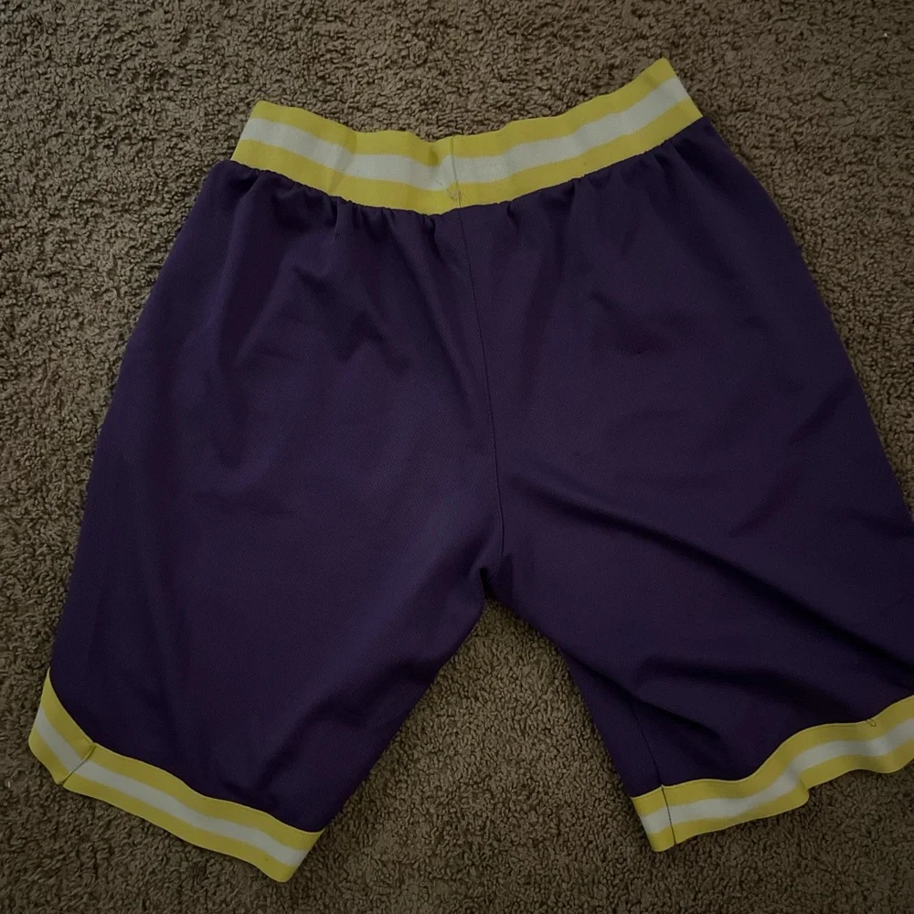 Lebron James Lakers shorts - Picture 2 of 2